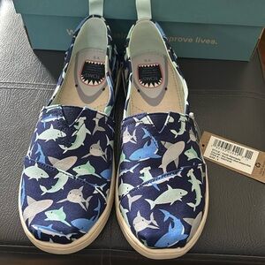 Tom’s Alpargata Blue Depth Sharks